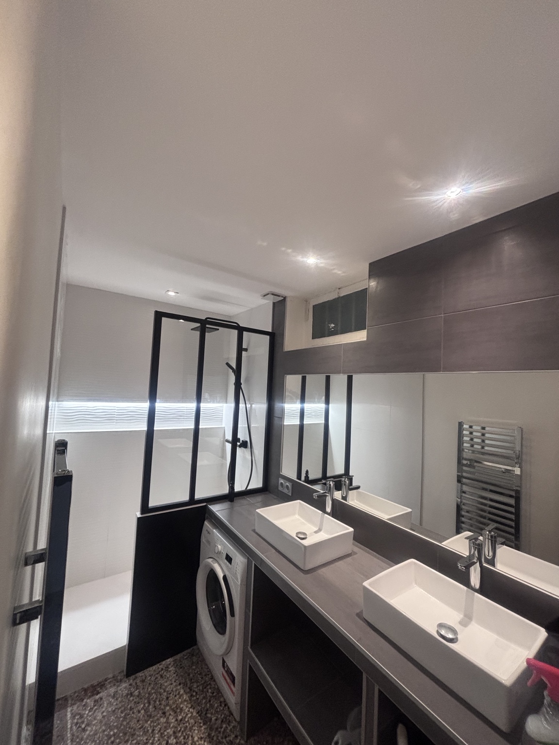 Après — espace douche